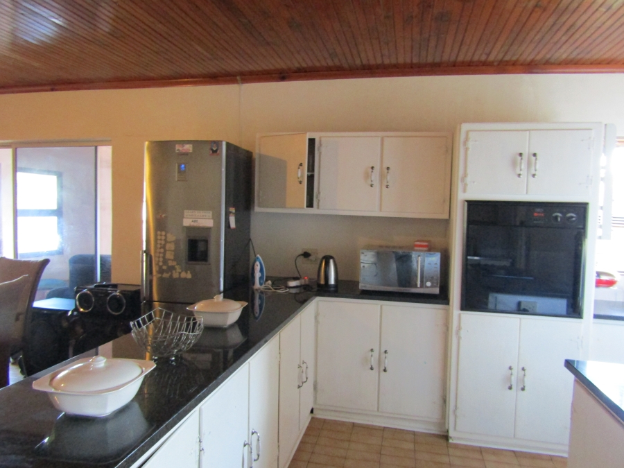 4 Bedroom Property for Sale in Hankey Eastern Cape